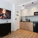 Aparthotel Hostloop Apartments - Swietego Pawla 10 3*