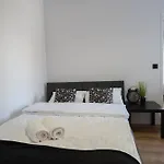 Hostloop Apartments - Swietego Pawla 10 Aparthotel 3*
