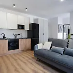 Hostloop Apartments - Swietego Pawla 10 3*