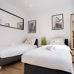 Aparthotel Hostloop Apartments - Swietego Pawla 10 3*