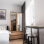 Hostloop Apartments - Swietego Pawla 10 3*