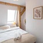 Hostloop Apartments - Swietego Pawla 10 3*