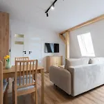 Hostloop Apartments - Swietego Pawla 10