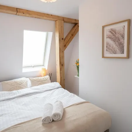 Flow - Swietego Pawla 10 3*