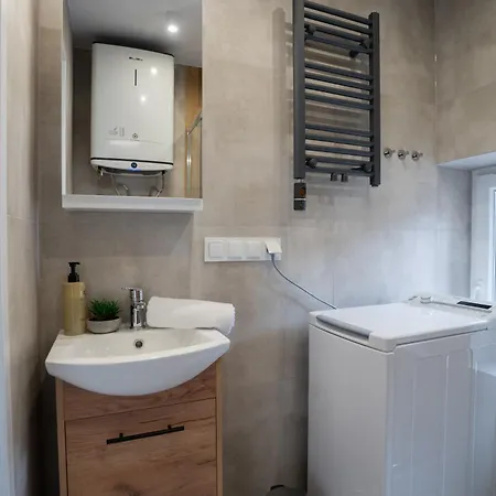 Flow - Swietego Pawla 10 3*