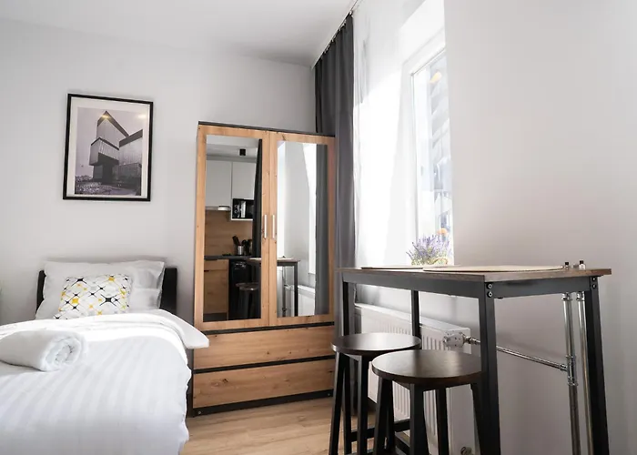 Flow - Swietego Pawla 10 3*