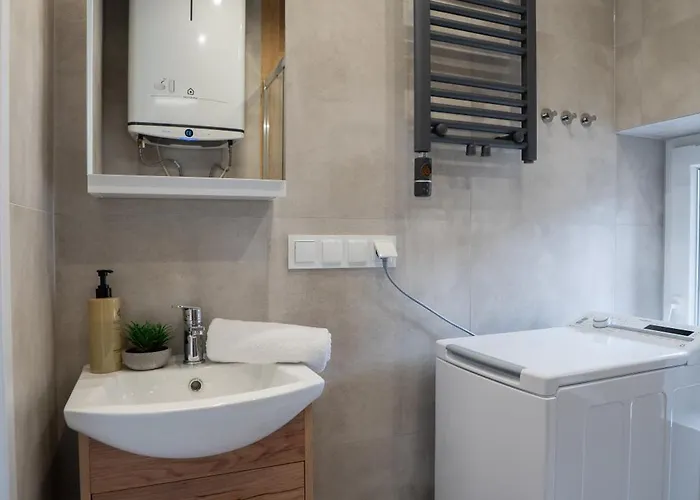 Flow - Swietego Pawla 10 3*